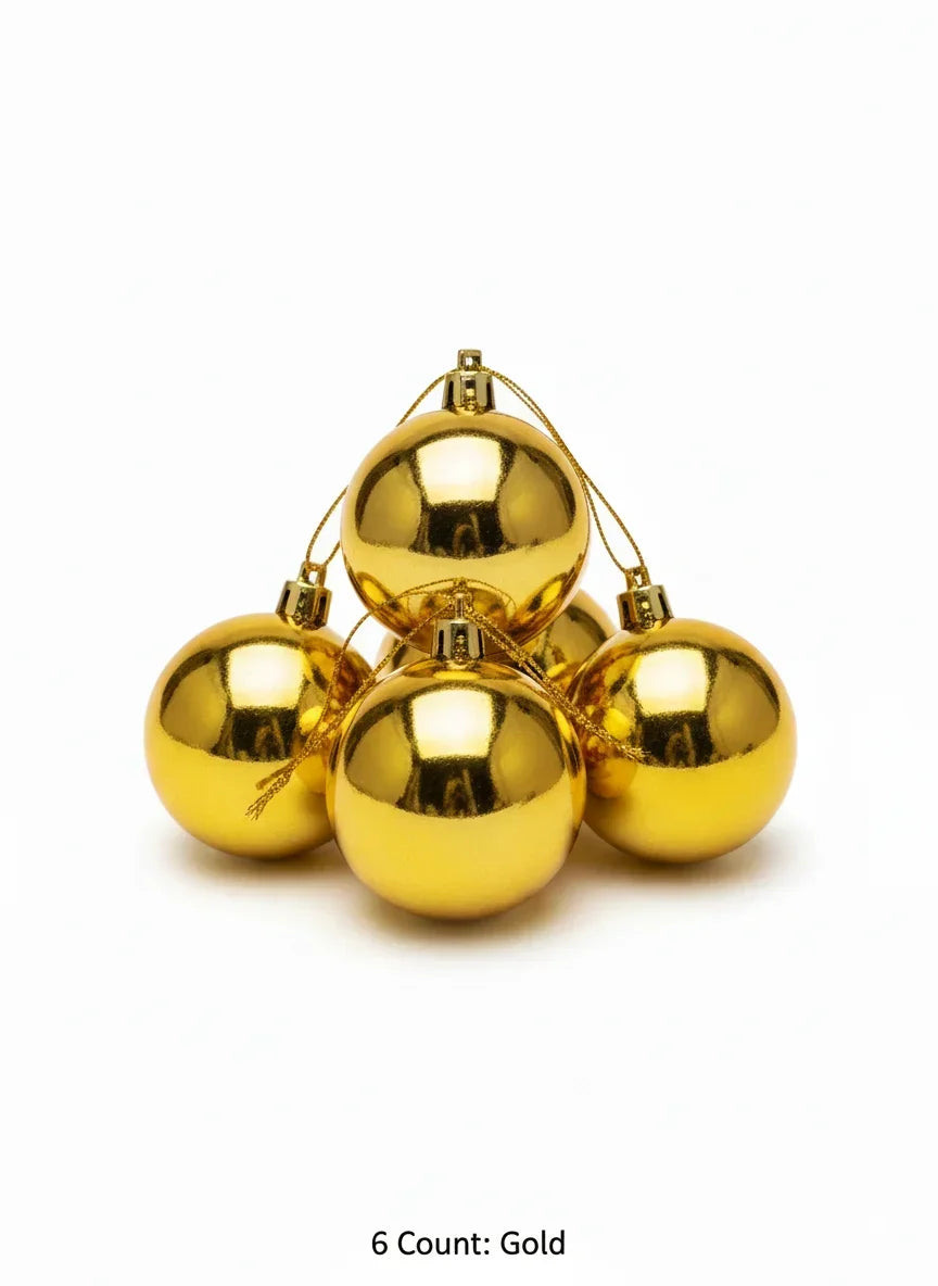 Realistic Green Artificial Christmas Tree – Unlit Pine Tree with Natural Pinecones & Holly Berries